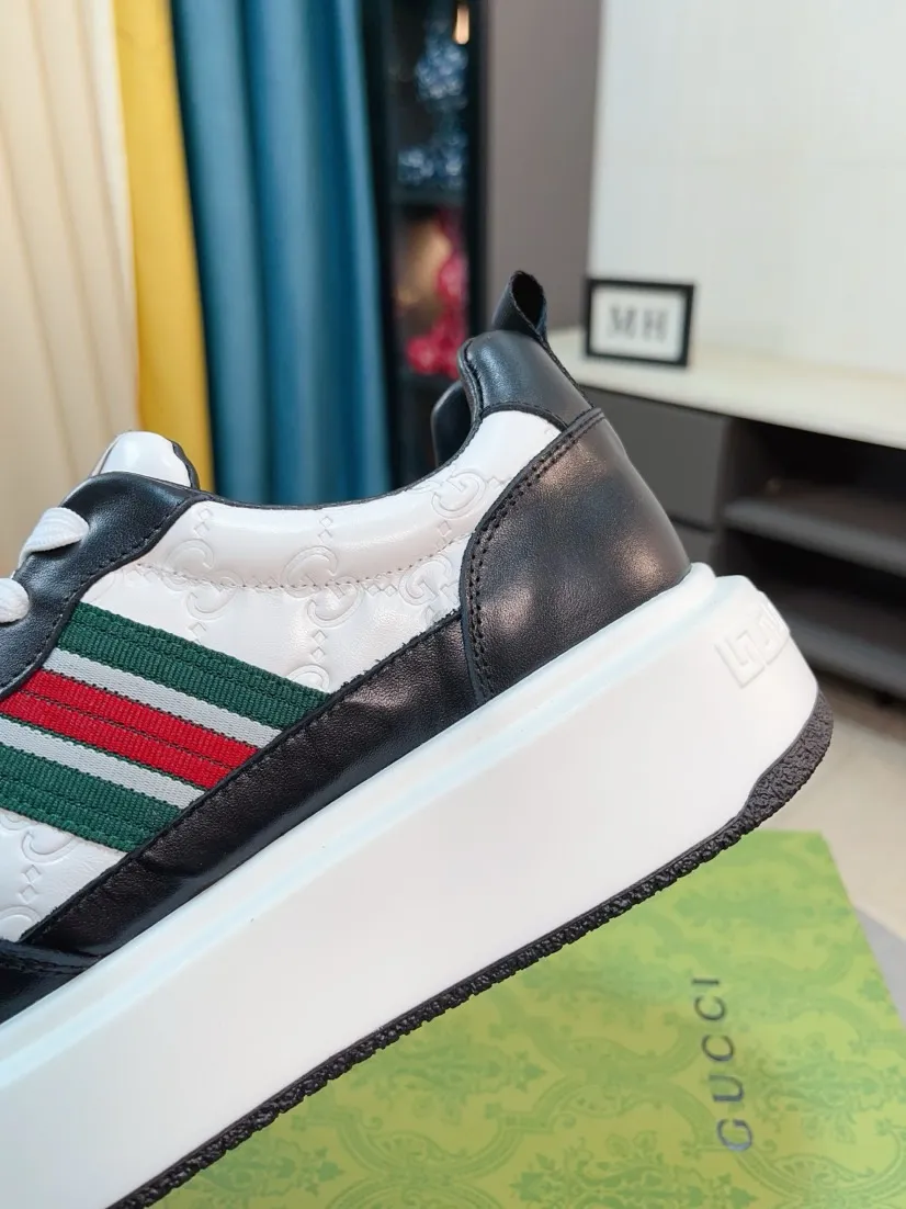 Men's shoes 💰458🌹🌹[GUCCI] Gucci's new lace-up casual men's shoes are on the market first, and the materials and workmanship are superior to all versions on the market. The highest quality shipped first-layer cowhide with imported original perforated materials➕Genuine leather lining, privately molded soft outsole, high foot comfort, imported special materials highlight the brand's unique charm, high-end customization 38-44